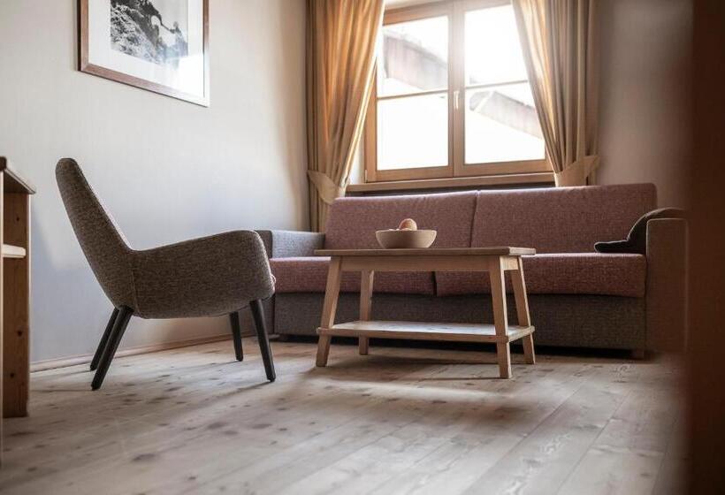 Post Alpina Family Mountain Chalets