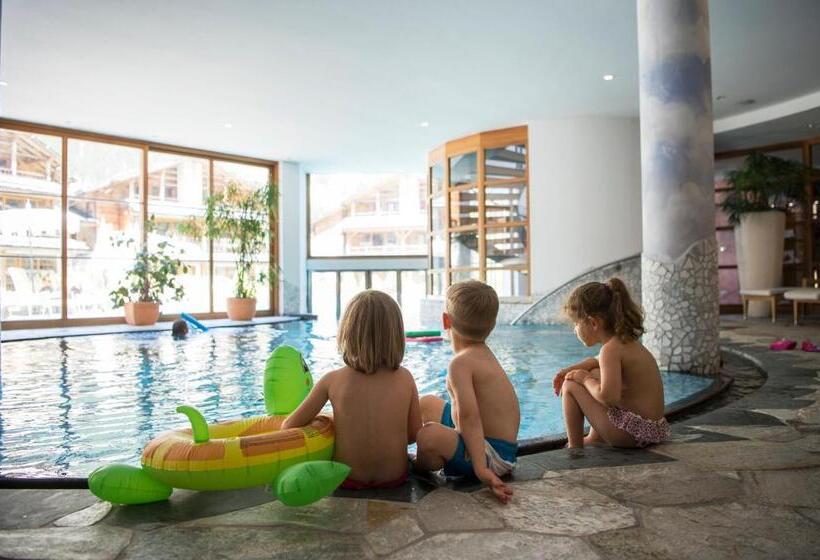 Post Alpina Family Mountain Chalets