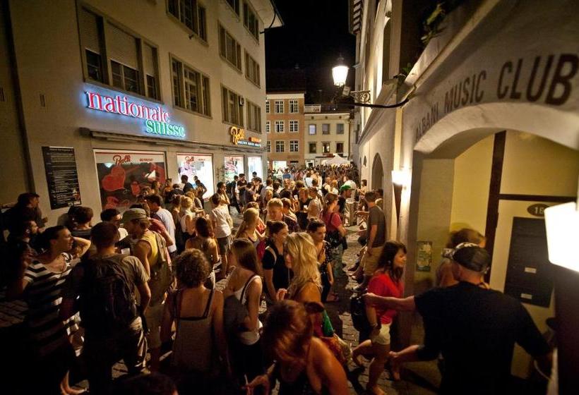 הוסטל Albani Bar Of Music