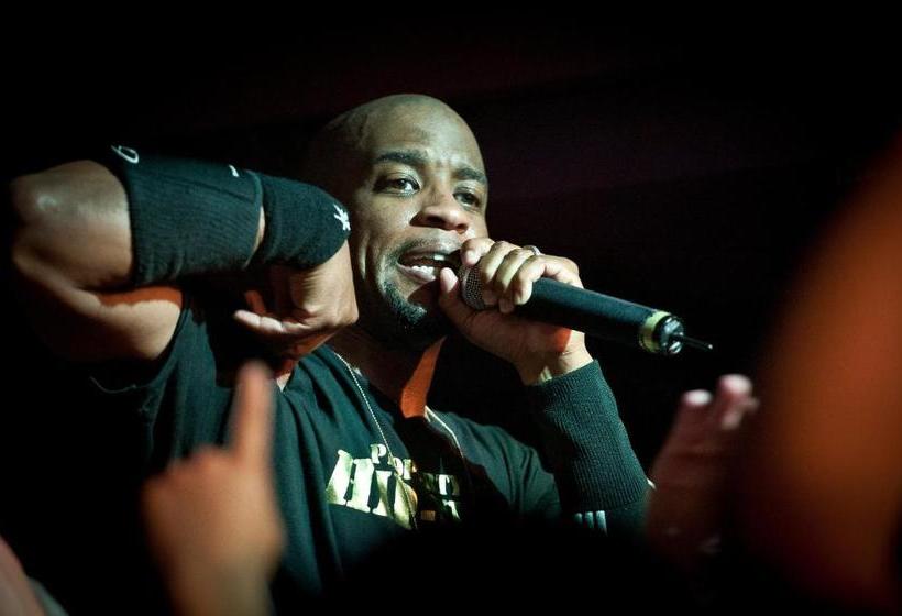 הוסטל Albani Bar Of Music