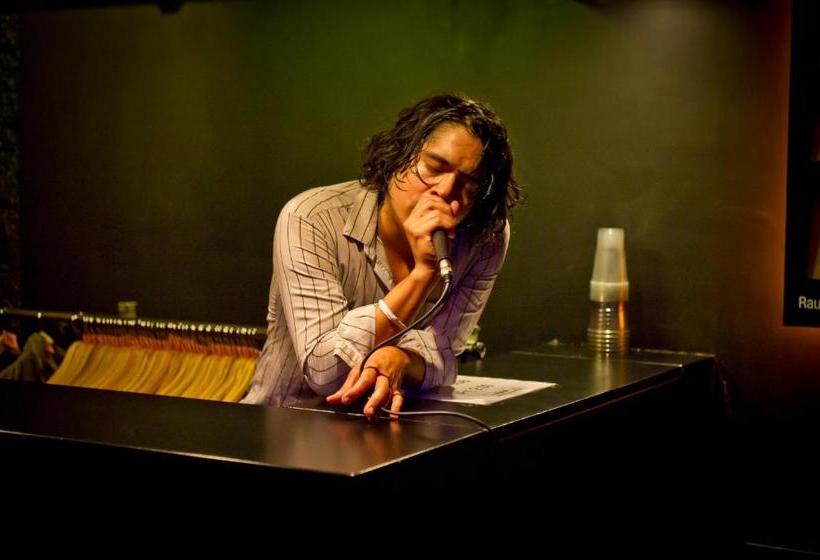 הוסטל Albani Bar Of Music