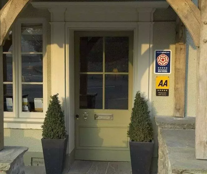 Retkeilymaja The Lion