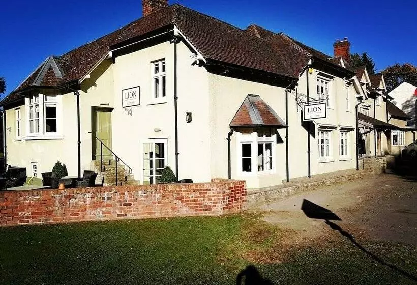 Retkeilymaja The Lion