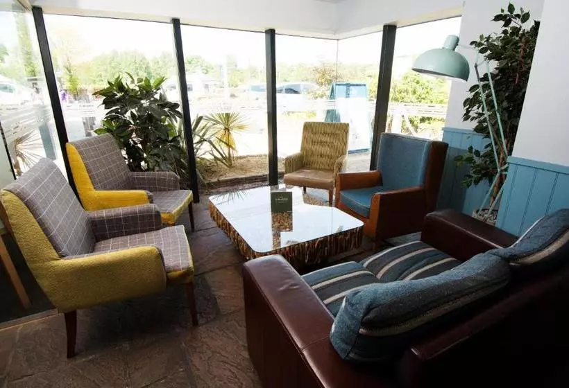 ユースホステル Tullie Inn