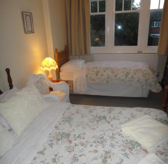 مبيت وإفطار Beachy Rise