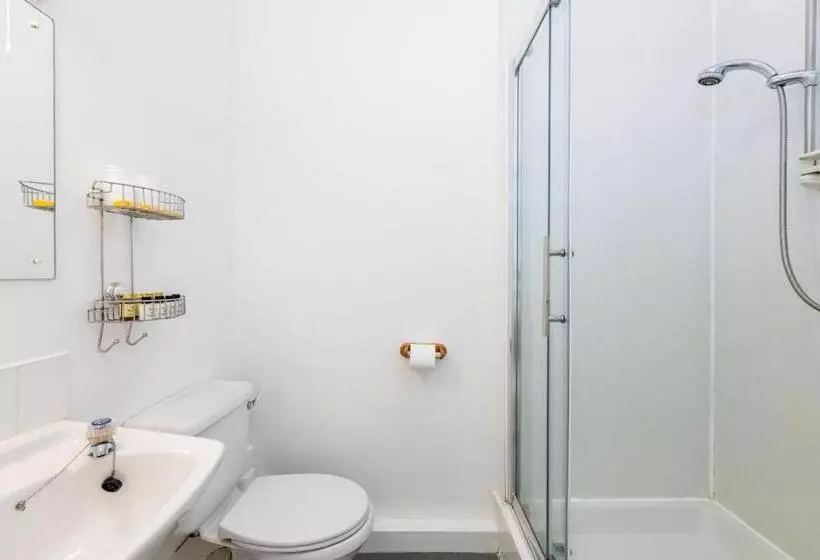 Aamiaismajoitus (B&B) Muncaster Castle Coachman's Quarters