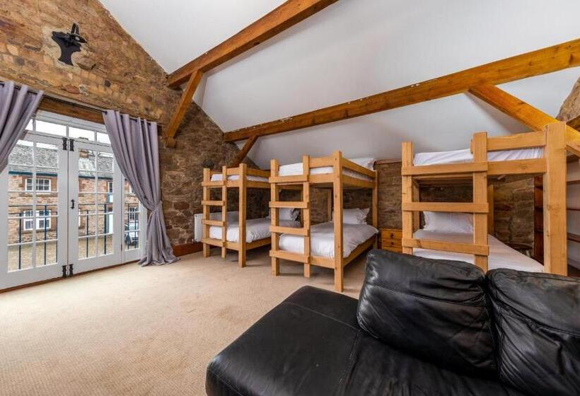 ベッドアンドブレックファースト Muncaster Castle Coachman's Quarters