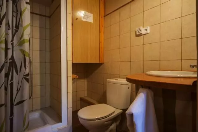 Majatalo Fonda Eth Petit   Sólo Adultos,niños A Partir De 12 Años