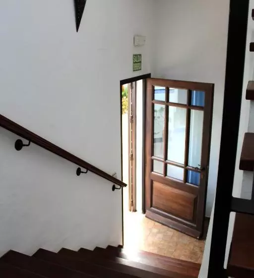 پانسیون Hostal Extramuros