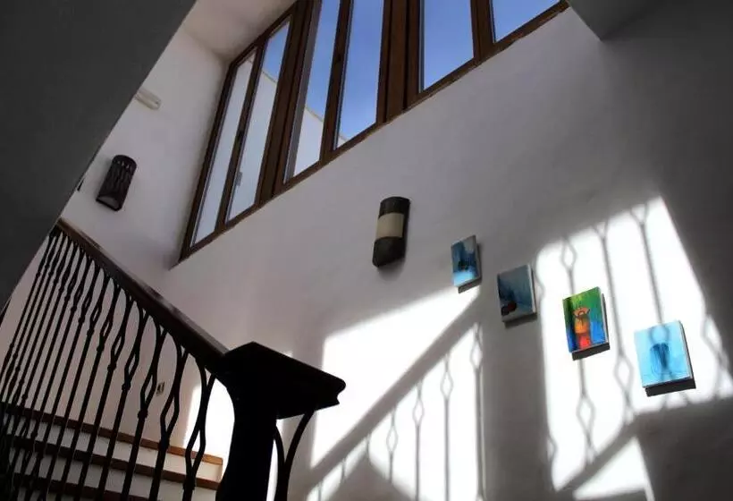 پانسیون Hostal Extramuros