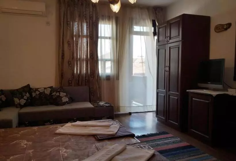 ペンション Keremidchieva Kushta Guest House