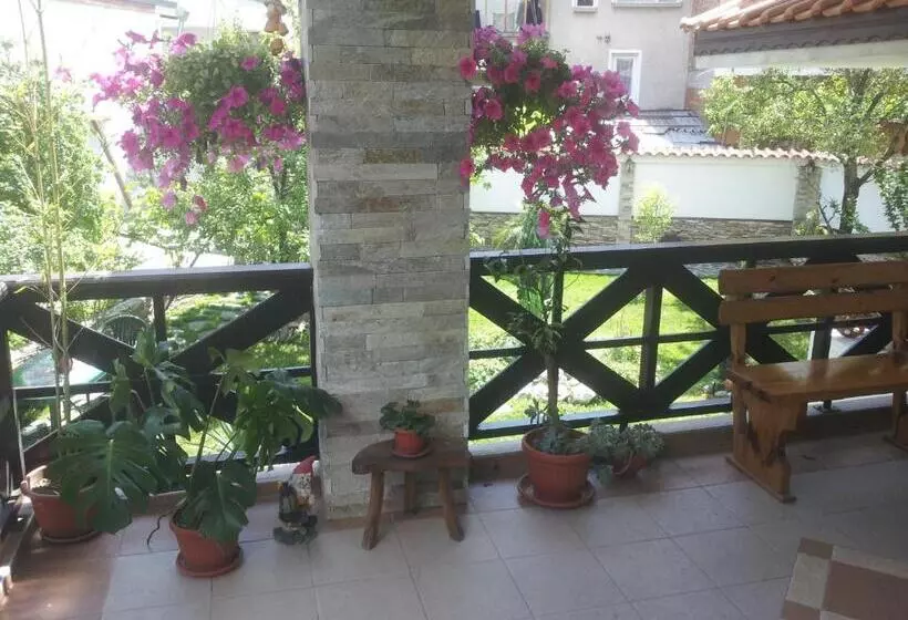 ペンション Keremidchieva Kushta Guest House