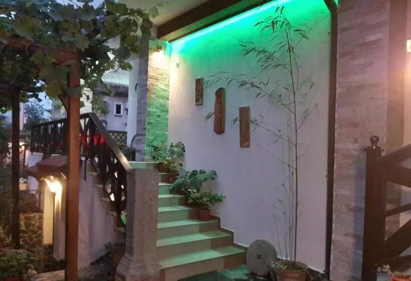 ペンション Keremidchieva Kushta Guest House