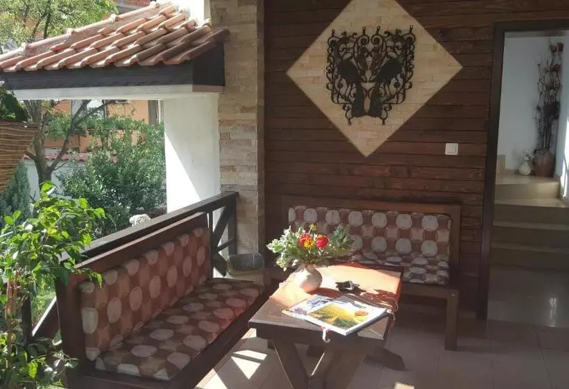 ペンション Keremidchieva Kushta Guest House