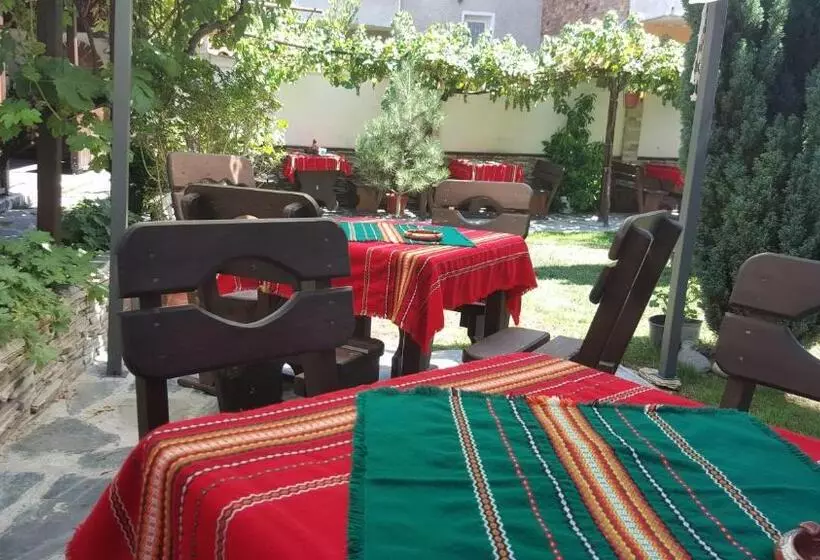 ペンション Keremidchieva Kushta Guest House