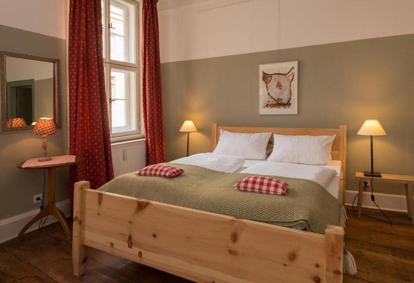 پانسیون Kunsthaus