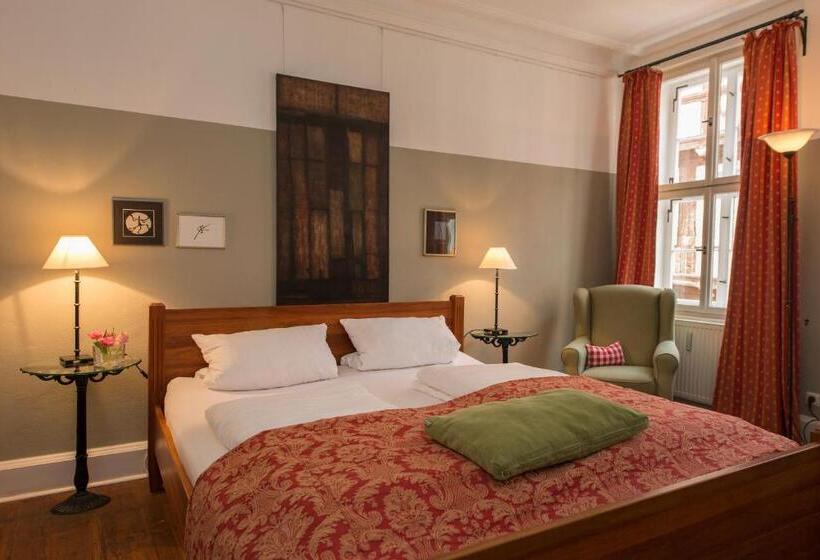 پانسیون Kunsthaus