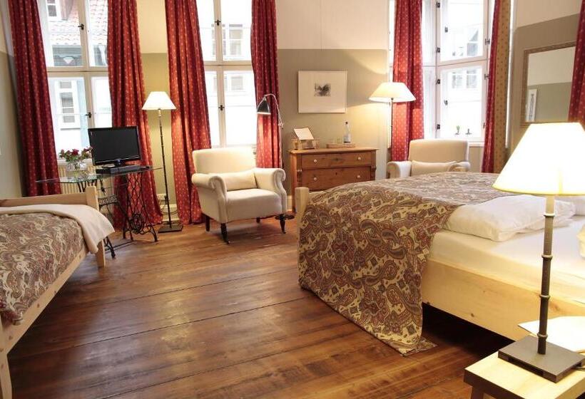 پانسیون Kunsthaus