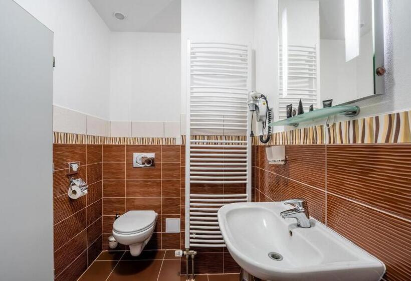 פנסיון Penzion A Restaurant Barbora