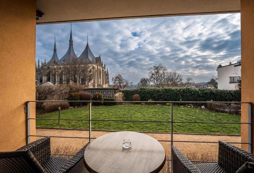 פנסיון Penzion A Restaurant Barbora