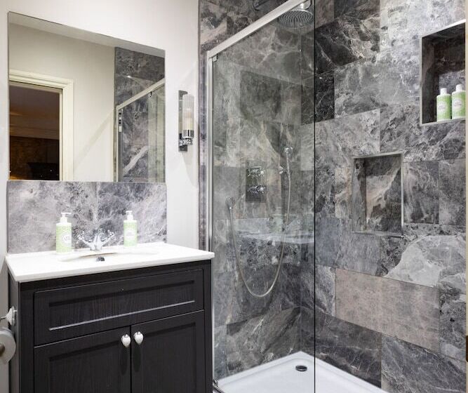 Пансион The Bull And Swan