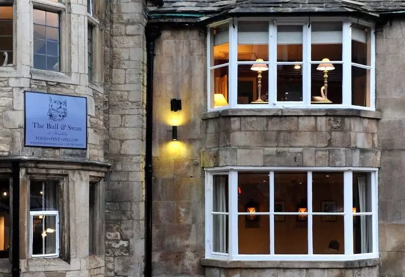 Majatalo The Bull And Swan