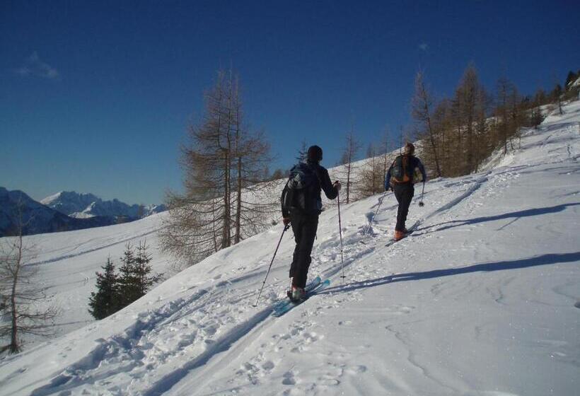 Restaurant   Café   Pension Hassler