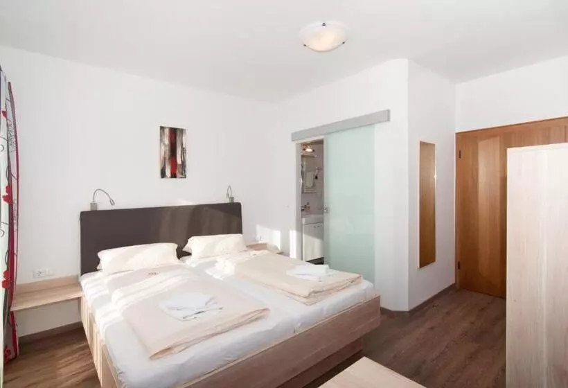 Restaurant   Café   Pension Hassler