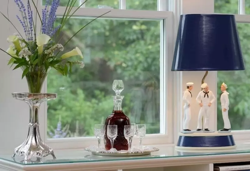 Aamiaismajoitus (B&B) A Little Inn On Pleasant Bay