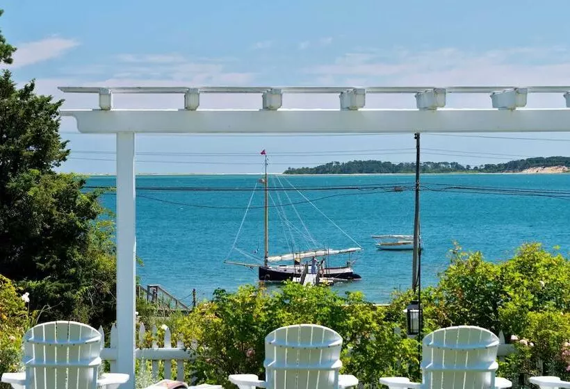 Aamiaismajoitus (B&B) A Little Inn On Pleasant Bay