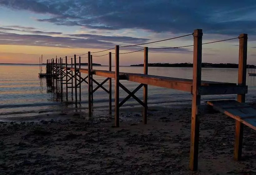 Aamiaismajoitus (B&B) A Little Inn On Pleasant Bay