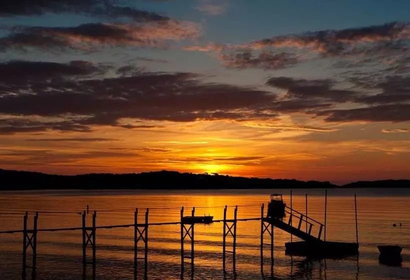 Aamiaismajoitus (B&B) A Little Inn On Pleasant Bay