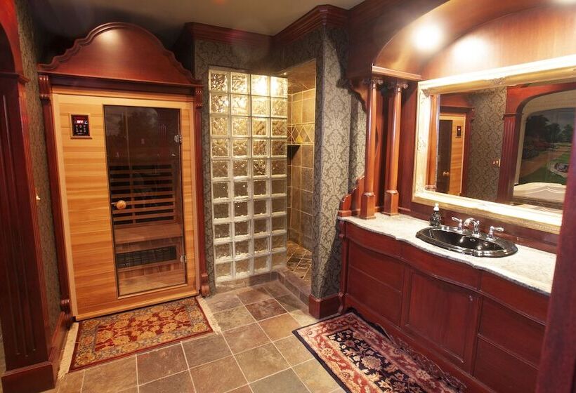 בית מלון כפרי Black Swan Inn Luxurious Theme Rooms