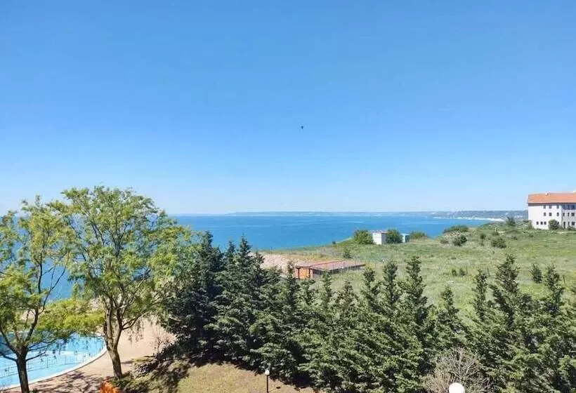 July Morning Seaside Resort