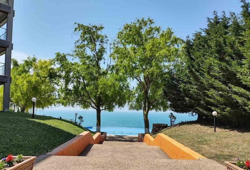 July Morning Seaside Resort