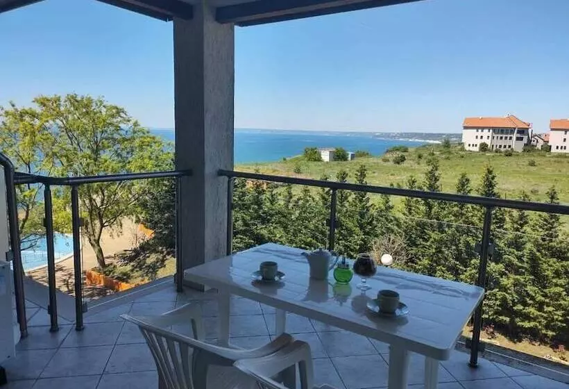 July Morning Seaside Resort