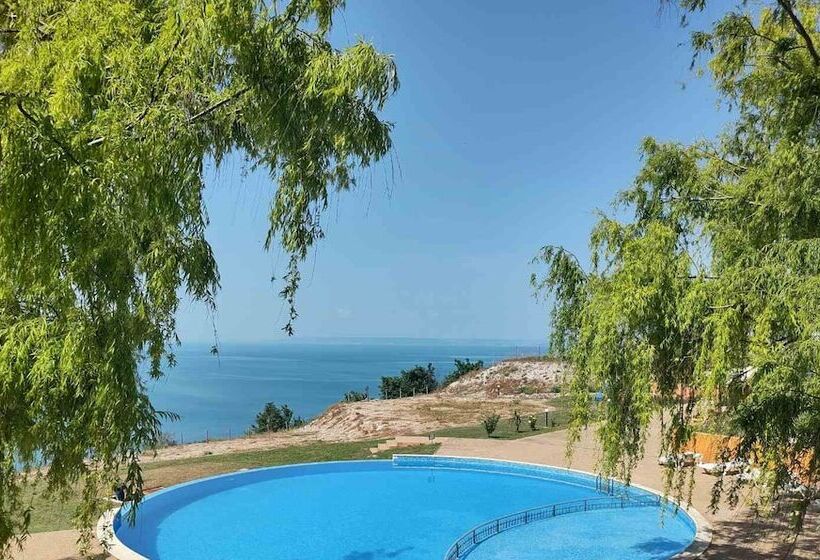 July Morning Seaside Resort