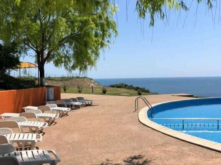 July Morning Seaside Resort