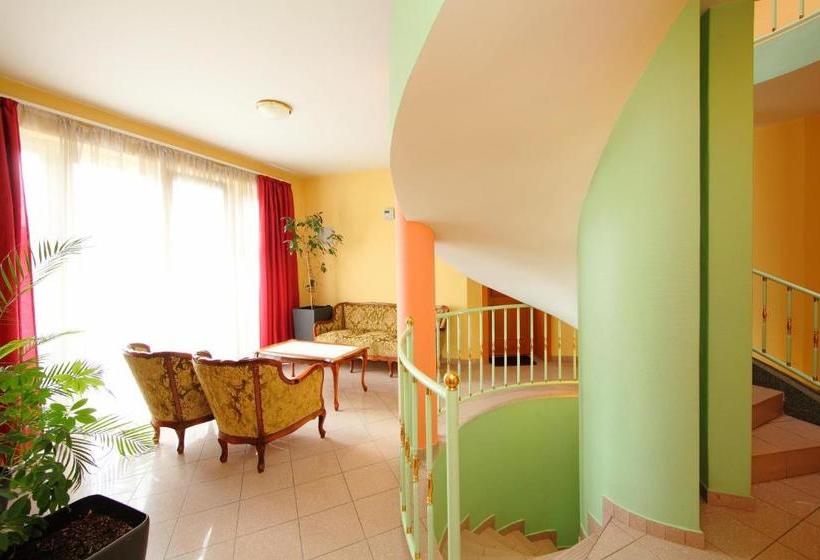 ペンション Balazs Villa