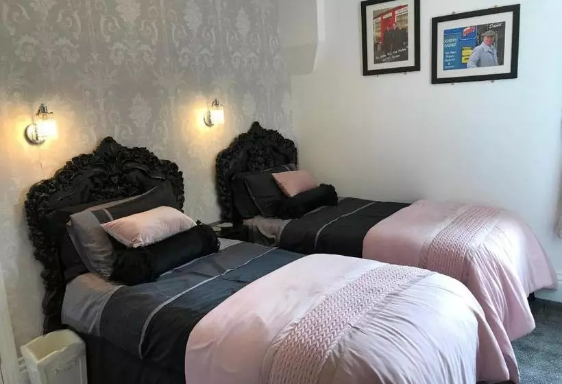 ペンション Norman Guest House With Free Parking