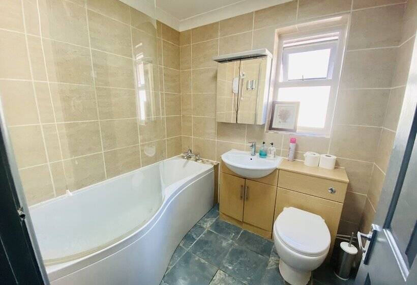 펜션 Hollybush Guest House