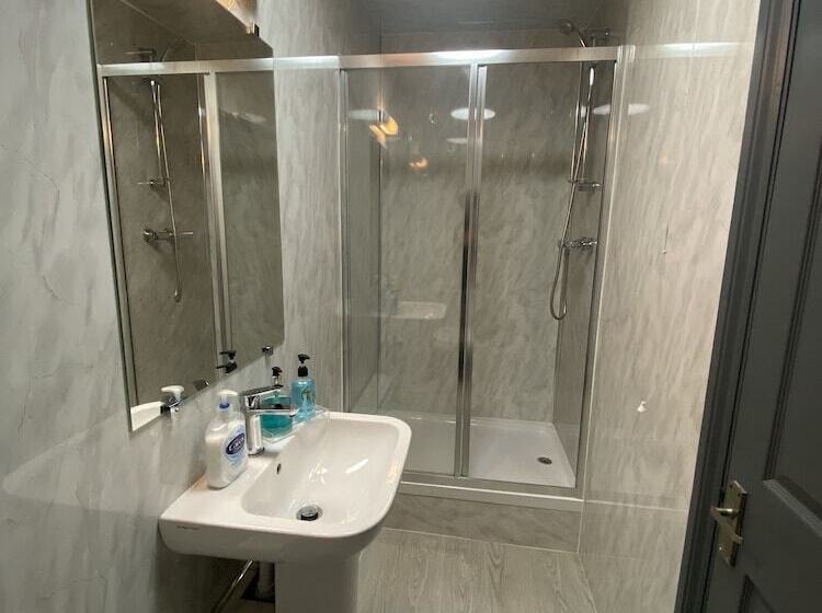 펜션 Hollybush Guest House