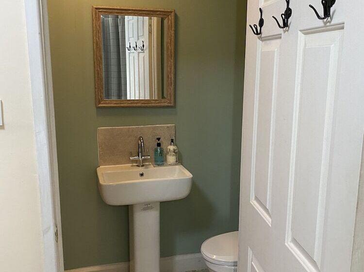 펜션 Hollybush Guest House