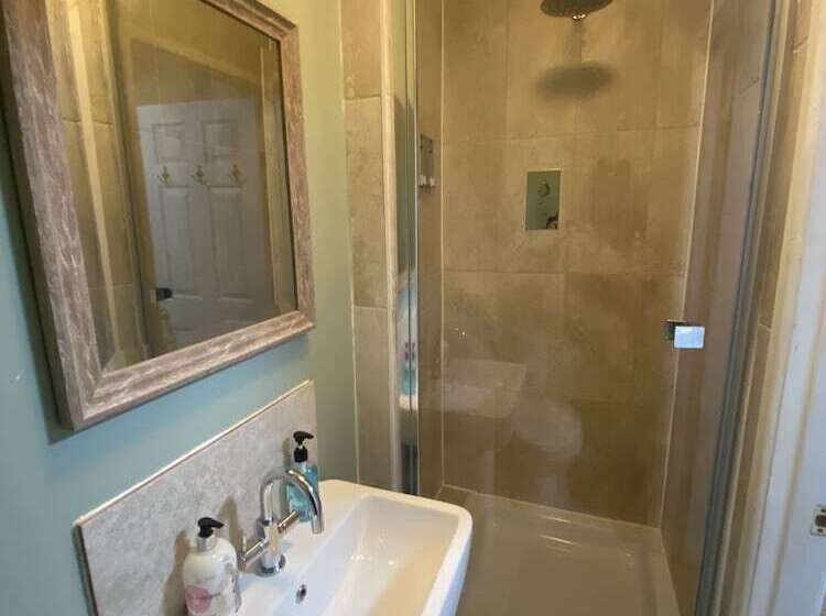 펜션 Hollybush Guest House