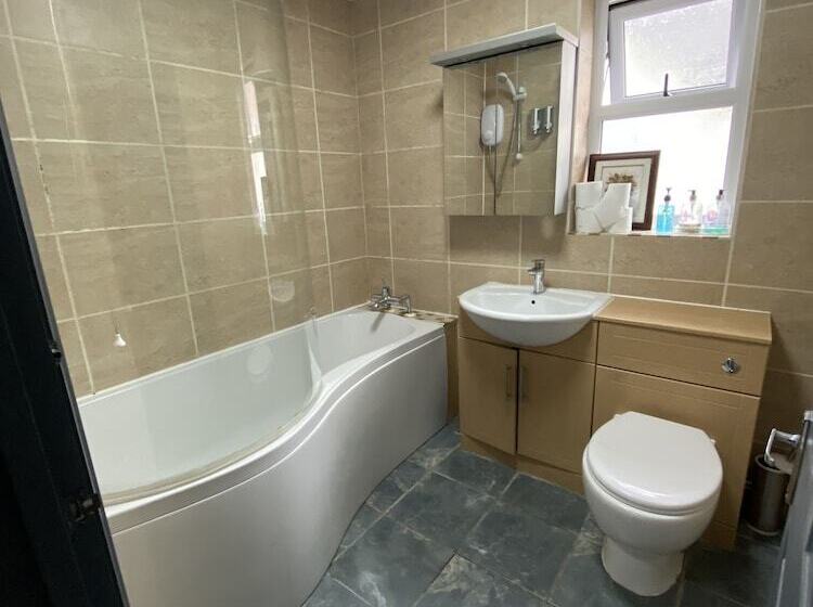 펜션 Hollybush Guest House