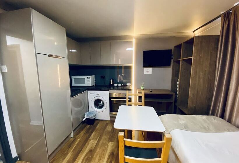 펜션 Hollybush Guest House