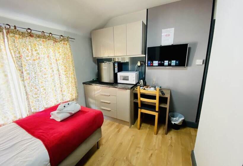 펜션 Hollybush Guest House