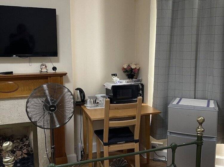 펜션 Hollybush Guest House