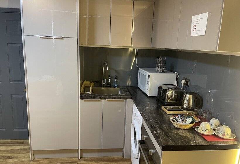 펜션 Hollybush Guest House