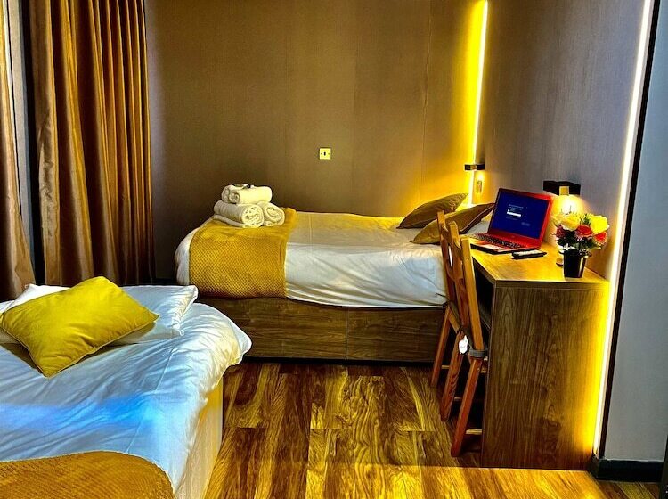 펜션 Hollybush Guest House